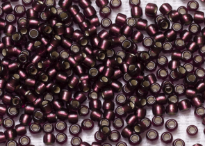 Бисер Япония круглый 11/0 10г 0026CF аметист матовый, серебряная линия внутри