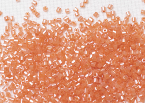 Бисер Чехия рубка 10/0 50г 57189 персиковый непрозрачный блестящий